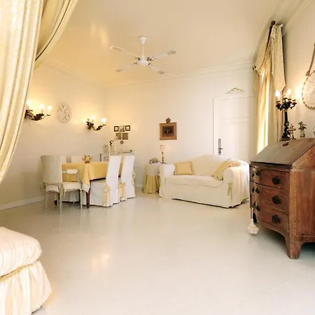 Imperial Res. Negresco Five Stars House Апартаменты *